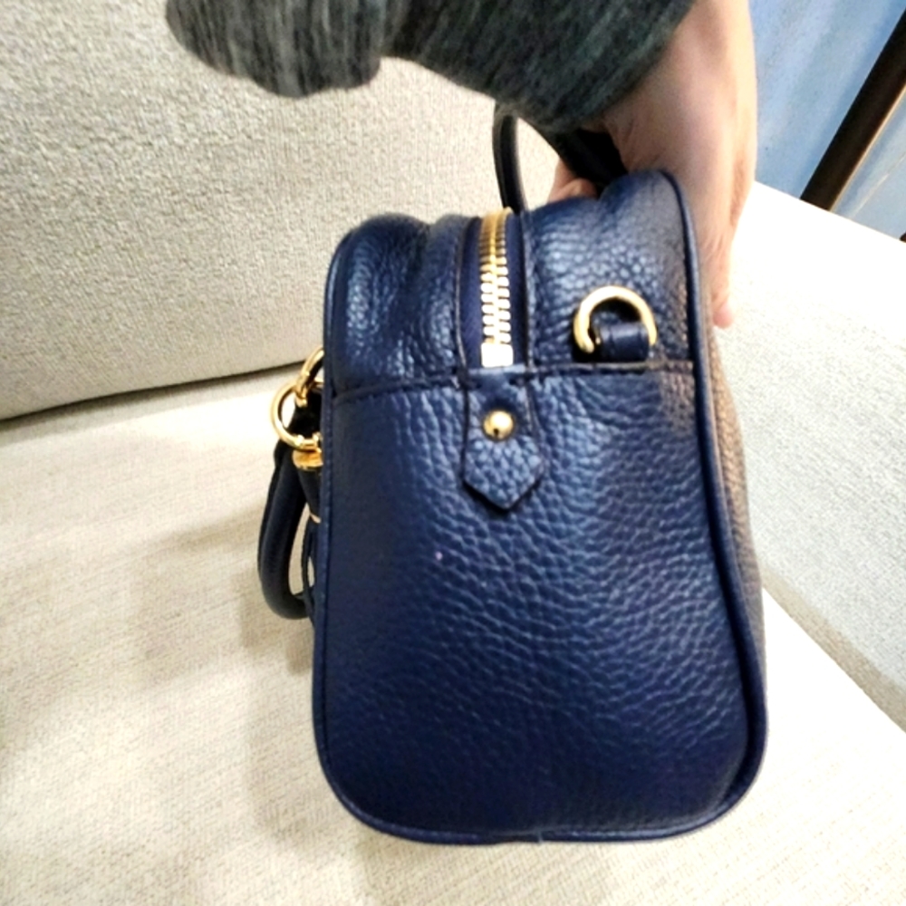 Like New Michael Kors Navy Blue Crossbody Bag Purse - Picture 13 of 15